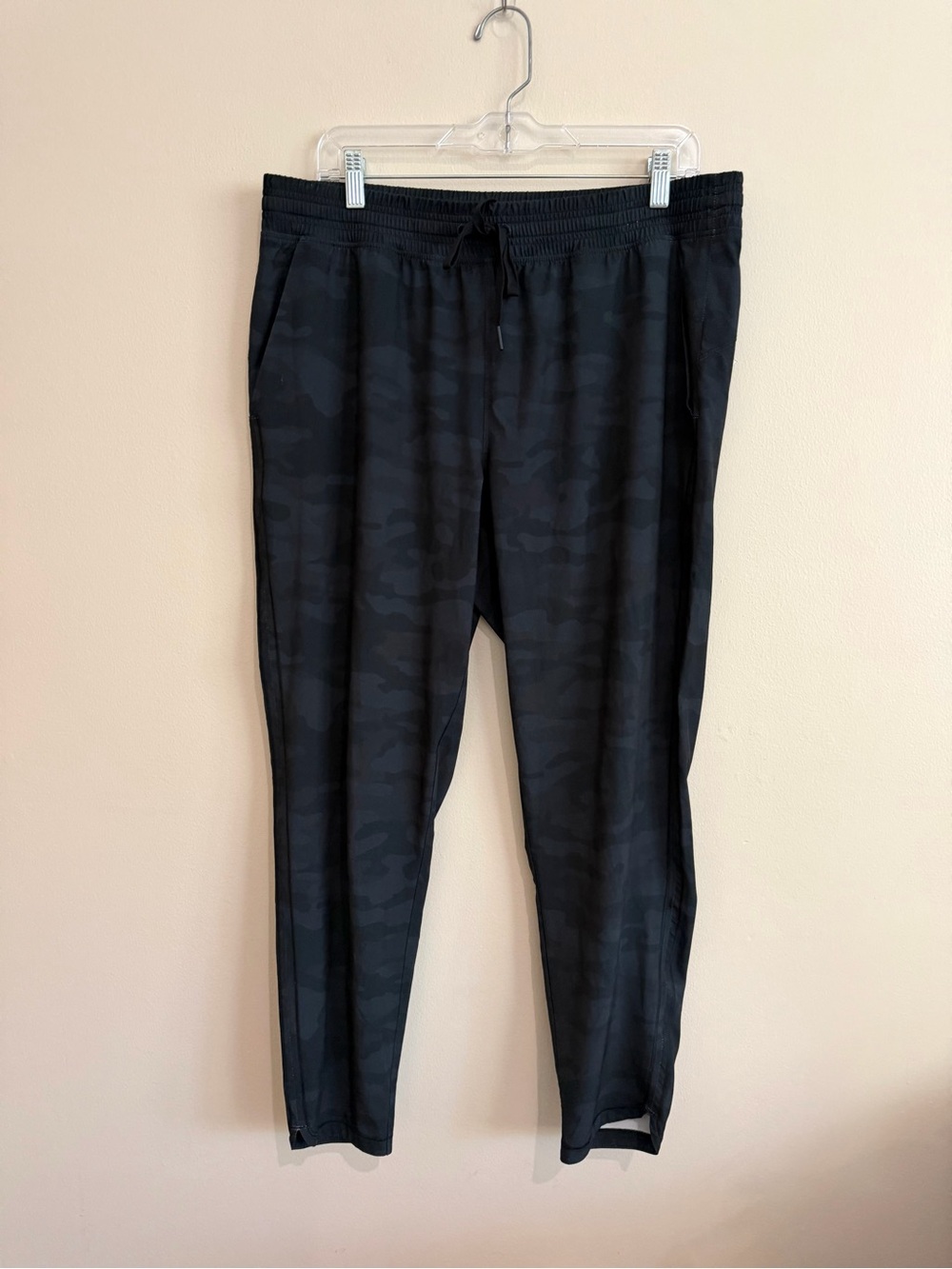 Gap Fit Pants Womens Large Camo Joggers Pull On Athleisure Workout Lounge Black